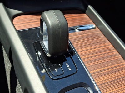 2023 Volvo XC60 Plus Bright Theme