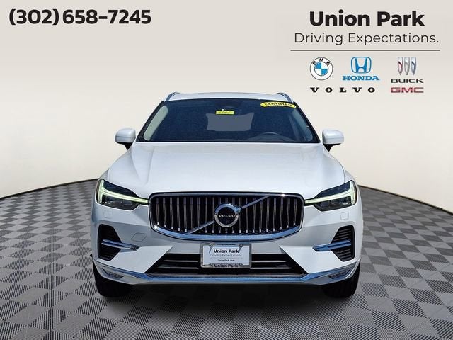 2023 Volvo XC60 Plus Bright Theme