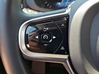 2023 Volvo XC60 Plus Bright Theme