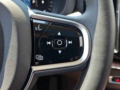 2023 Volvo XC60 Plus Bright Theme
