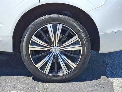 2023 Volvo XC60 Plus Bright Theme