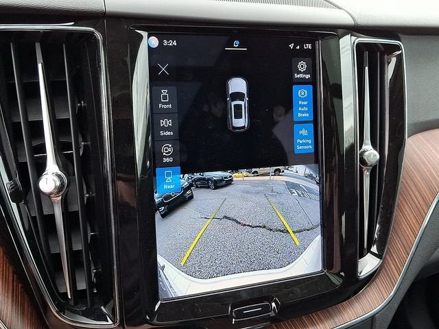 2023 Volvo XC60 B5 Plus Bright Theme