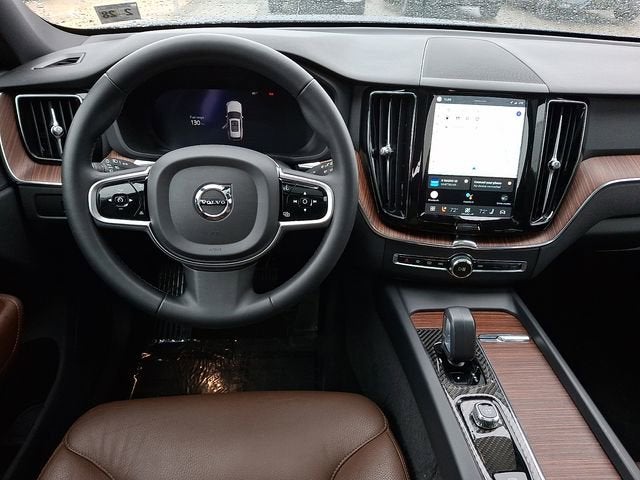 2023 Volvo XC60 Plus Bright Theme