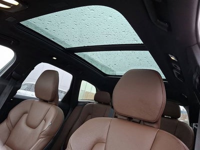 2023 Volvo XC60 Plus Bright Theme