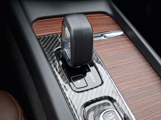 2023 Volvo XC60 Plus Bright Theme