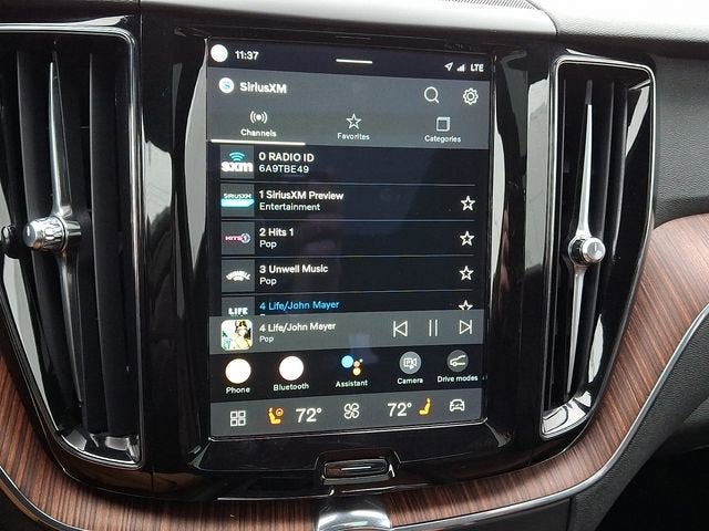 2023 Volvo XC60 Plus Bright Theme