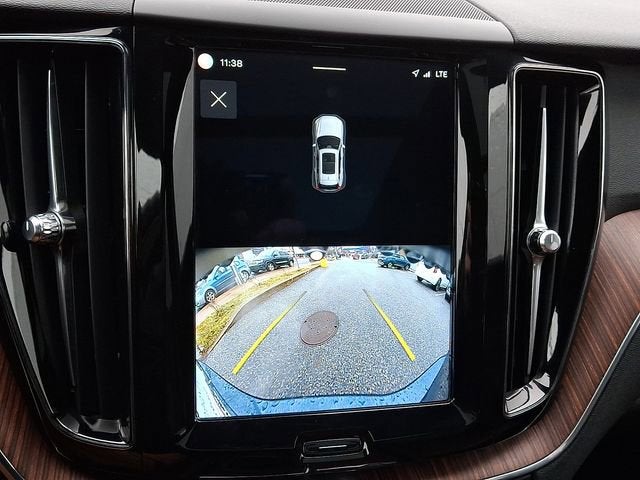 2023 Volvo XC60 Plus Bright Theme