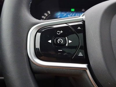 2023 Volvo XC60 Plus Bright Theme