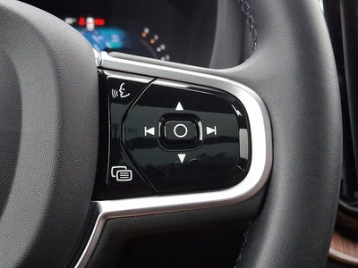 2023 Volvo XC60 Plus Bright Theme