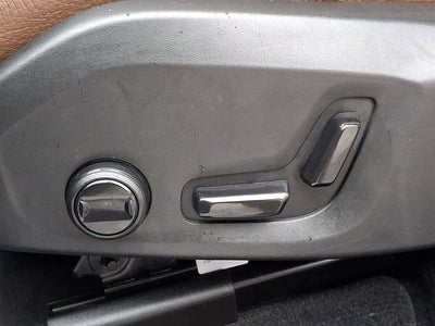 2023 Volvo XC60 Plus Bright Theme