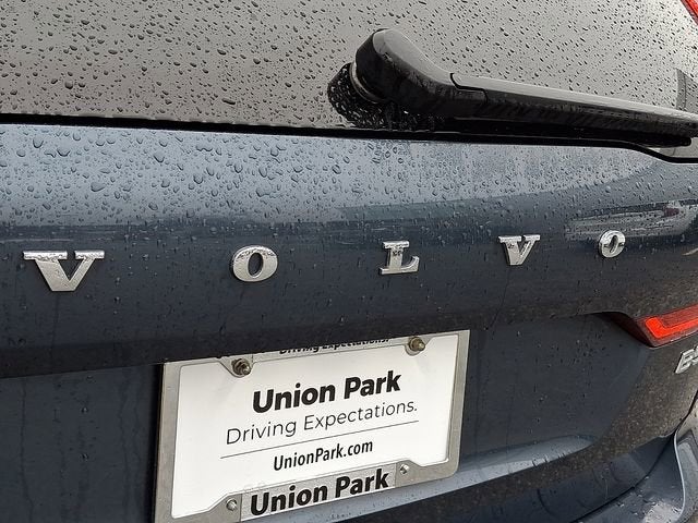 2023 Volvo XC60 Plus Bright Theme