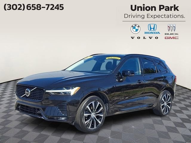 2023 Volvo XC60 Plus Dark Theme