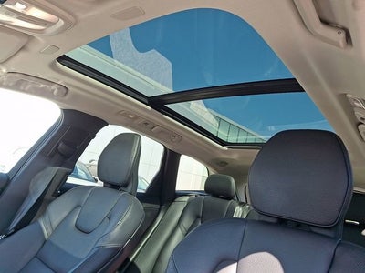 2023 Volvo XC60 Plus Dark Theme