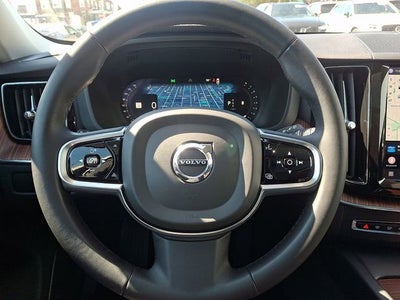 2023 Volvo XC60 Plus Dark Theme