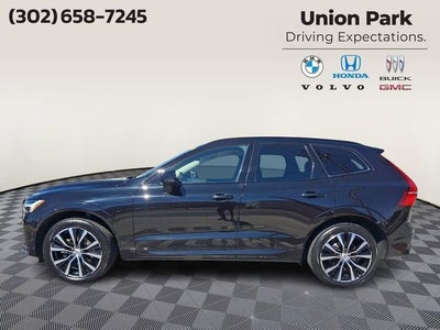 2023 Volvo XC60 Plus Dark Theme