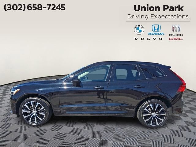 2023 Volvo XC60 Plus Dark Theme