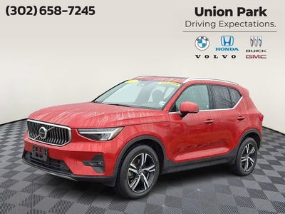 2023 Volvo XC40 Plus Bright Theme