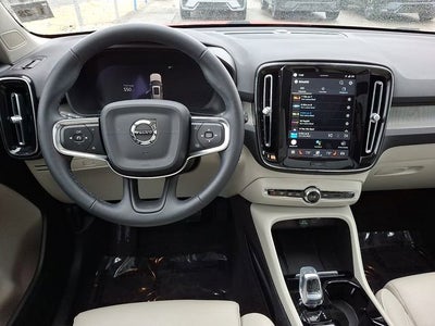 2023 Volvo XC40 Plus Bright Theme