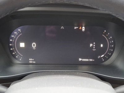 2023 Volvo XC40 Plus Bright Theme