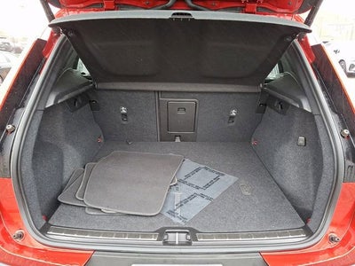 2023 Volvo XC40 Plus Bright Theme