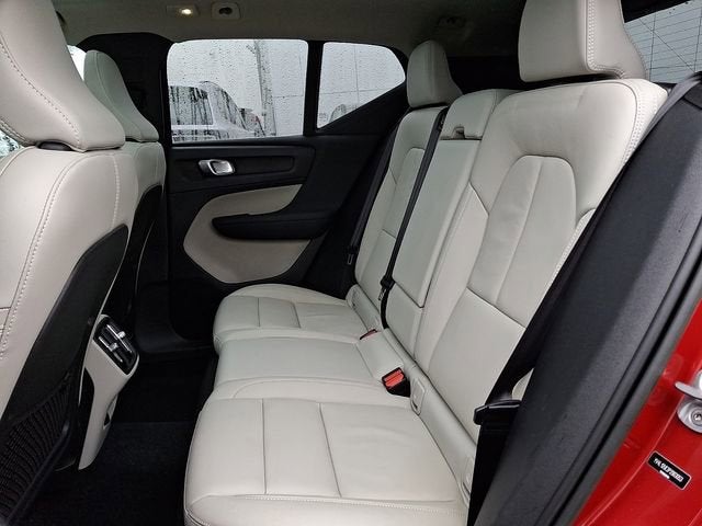 2023 Volvo XC40 Plus Bright Theme