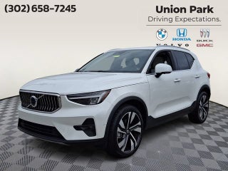 2024 Volvo XC40 Plus Bright Theme