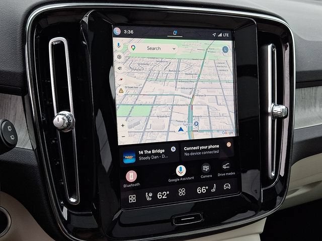 2024 Volvo XC40 Plus Dark Theme
