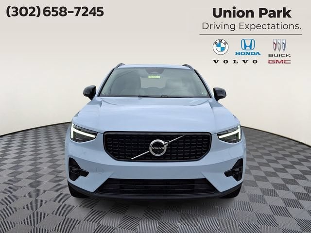 2024 Volvo XC40 Plus Dark Theme
