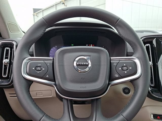 2024 Volvo XC40 Plus Dark Theme