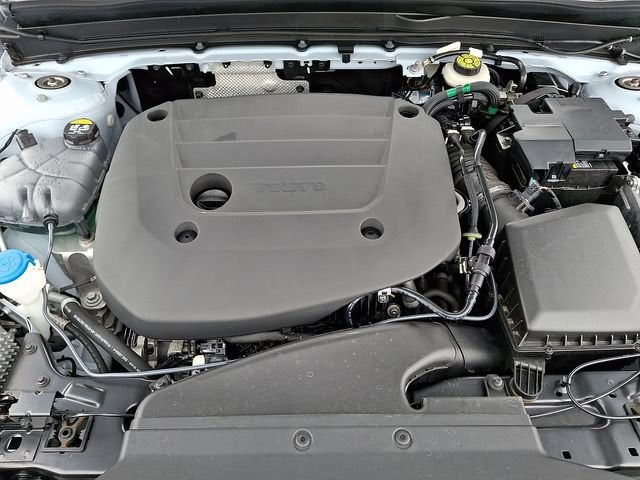 2024 Volvo XC40 Plus Dark Theme