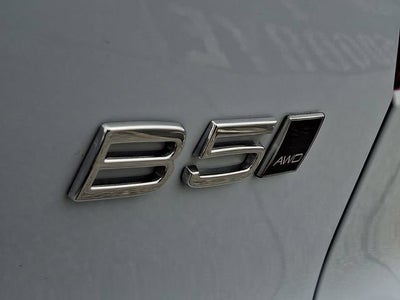 2024 Volvo XC40 Plus Dark Theme