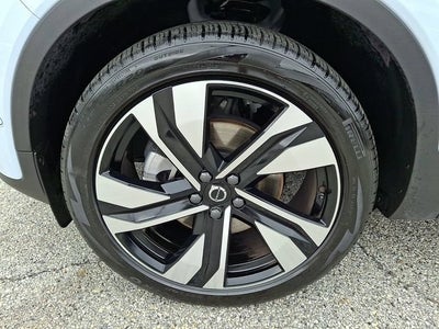 2024 Volvo XC40 Plus Dark Theme