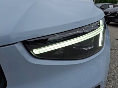 2024 Volvo XC40 Plus Dark Theme