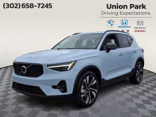 2024 Volvo XC40 Plus Dark Theme