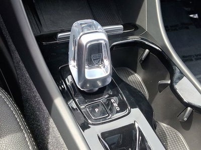 2024 Volvo XC40 Ultimate Dark Theme