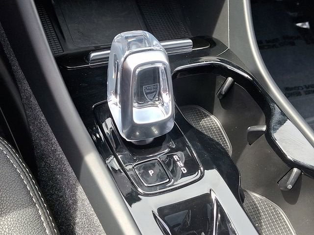 2024 Volvo XC40 Ultimate Dark Theme