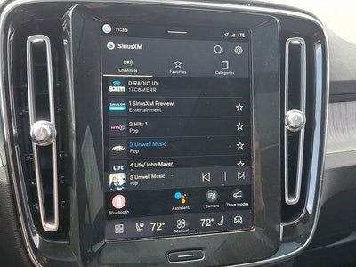 2024 Volvo XC40 Ultimate Dark Theme