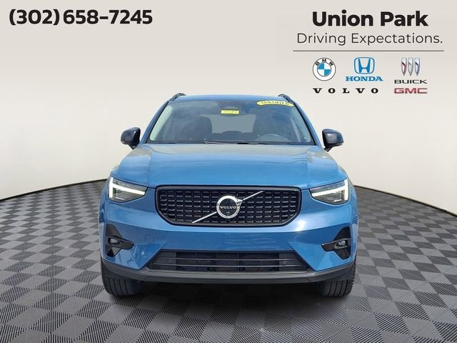 2024 Volvo XC40 Ultimate Dark Theme