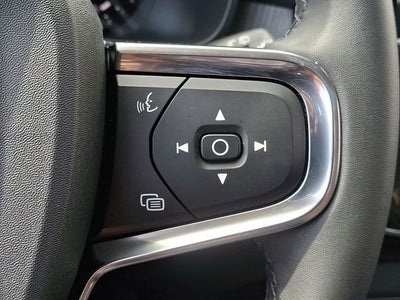 2024 Volvo XC40 Ultimate Dark Theme