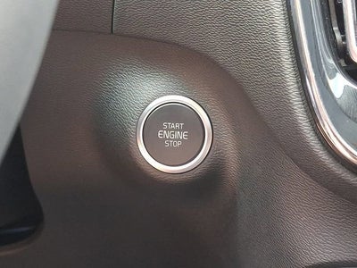 2024 Volvo XC40 Ultimate Dark Theme