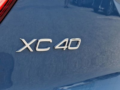 2024 Volvo XC40 Ultimate Dark Theme