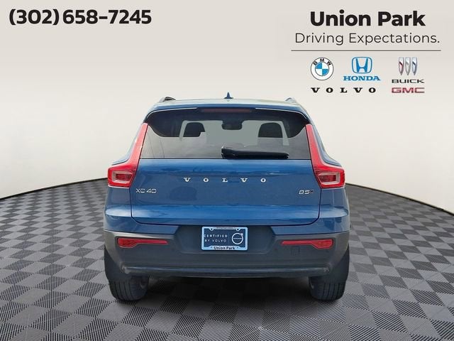 2024 Volvo XC40 Ultimate Dark Theme