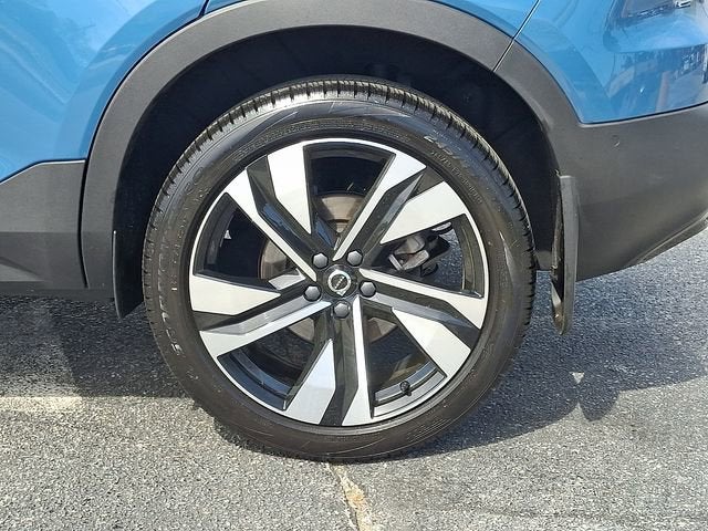 2024 Volvo XC40 Ultimate Dark Theme