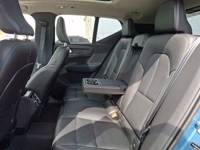 2024 Volvo XC40 Ultimate Dark Theme