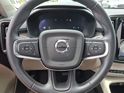 2023 Volvo XC40 Plus Dark Theme