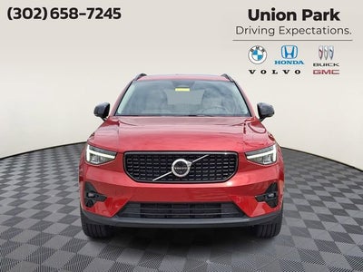 2023 Volvo XC40 Plus Dark Theme