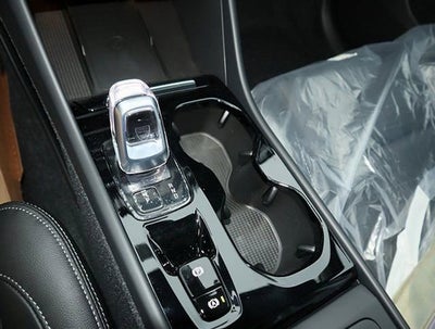 2023 Volvo XC40 Plus Dark Theme