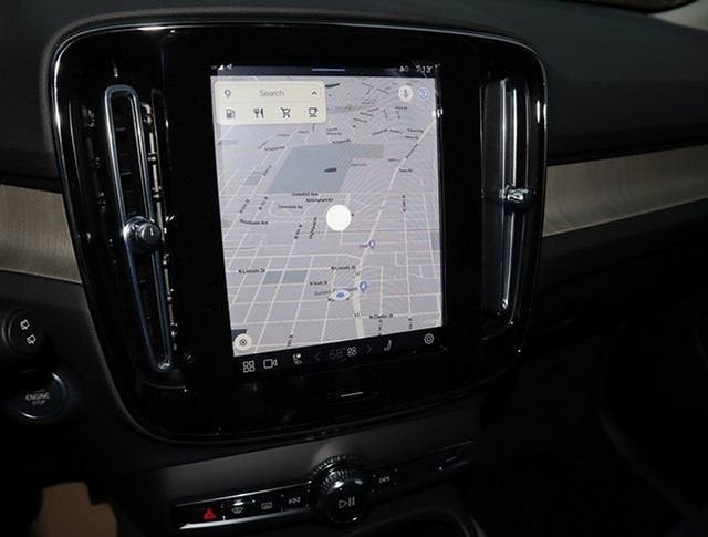 2023 Volvo XC40 Plus Dark Theme