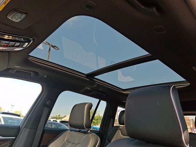 2023 Jeep Grand Cherokee Summit