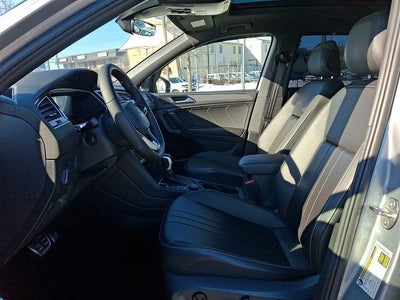2024 Volkswagen Tiguan 2.0T SE R-Line Black